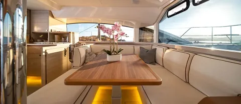 Aquila 45 Sail saloon