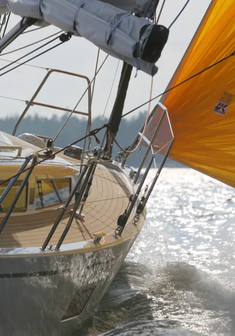 Linjett 36 cockpit under sail