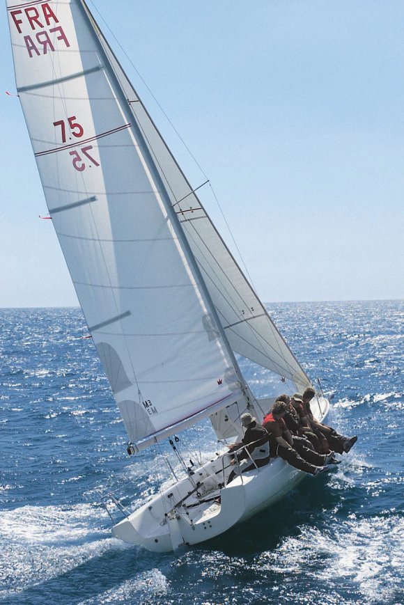 FIRST CLASS 7.5 (BENETEAU) - Photo
