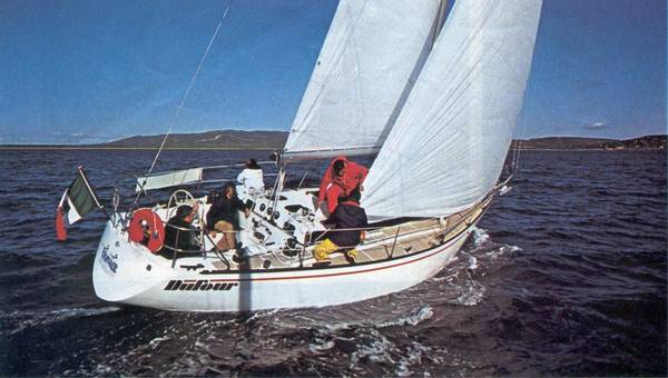 DUFOUR 9000 - Photo