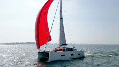 Vaan R4 sailing under gennaker