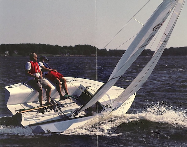 FRONT RUNNER - Photo