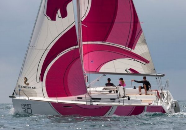 FIRST 30 (BENETEAU - JUAN K.) - Photo
