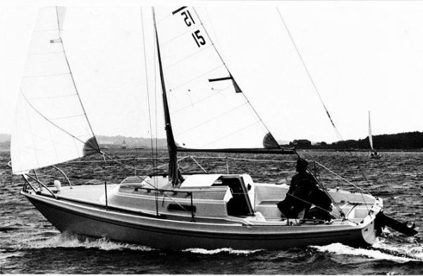 PEARSON 26 WEEKENDER - Photo