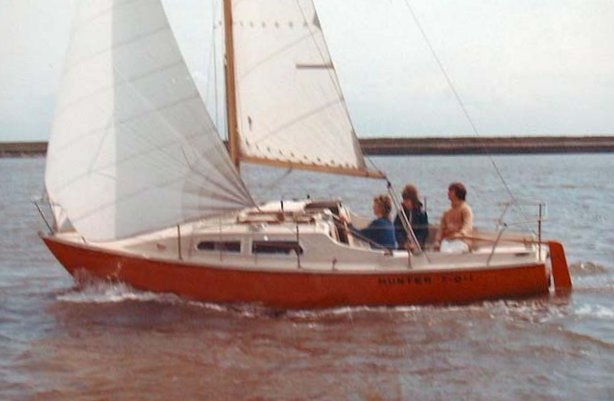HUNTER 701 (LEE) - Photo