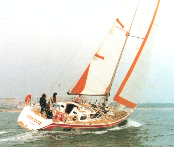 OVNI 40 - Photo