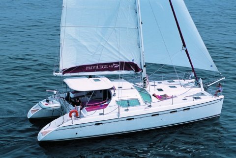 PRIVILEGE 495 - Photo