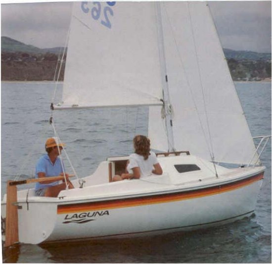 LAGUNA 16 - Photo