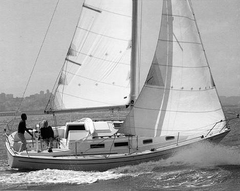 PEARSON 303 - Photo