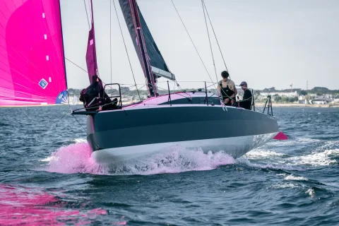 JPK 1050 planing downwind