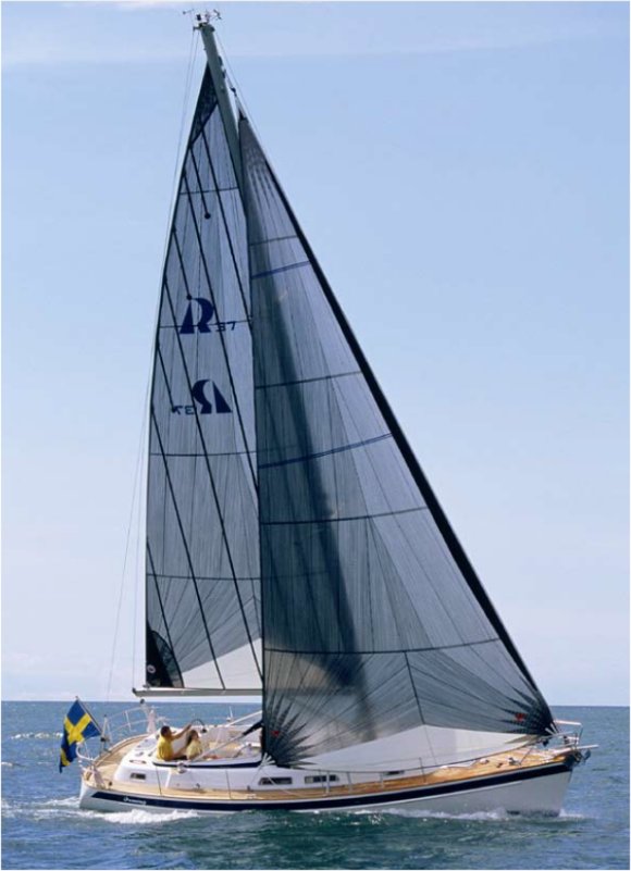 HALLBERG-RASSY 37 - Photo