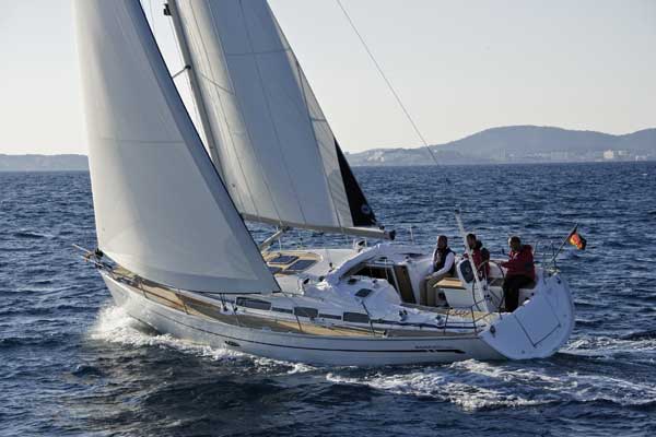 BAVARIA 38 CRUISER (2008-2010)