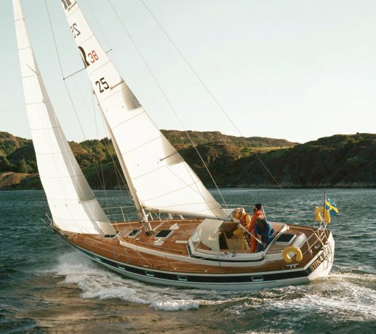 HALLBERG-RASSY 38 - Photo