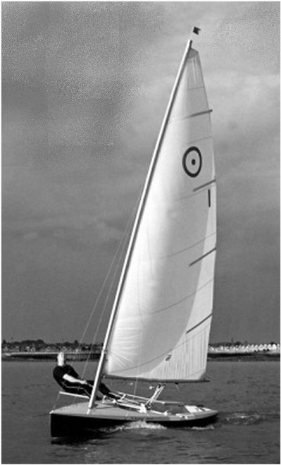 HIT (MILNE) - Photo