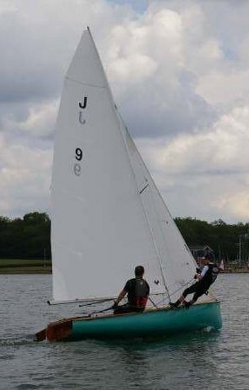JOLLYBOAT - Photo