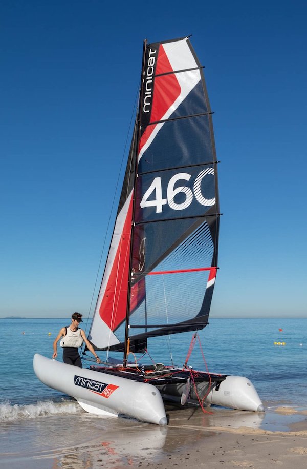 MINICAT 460 - Photo