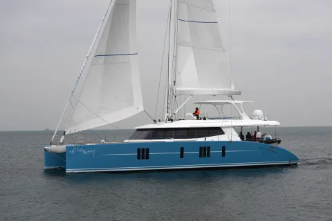 Sunreef 74 sailing, side view