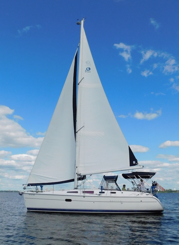 HUNTER 36 LEGEND - Photo