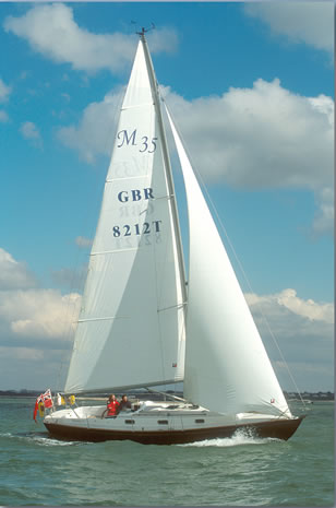 MYSTERY 35 (HUNTER) - Photo