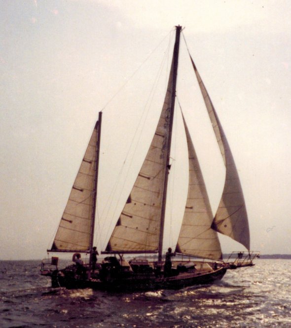 GLOBE 38 (GY 38) - Photo