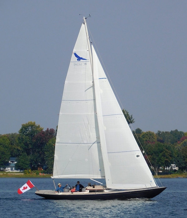 EAGLE 38 - Photo