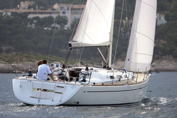 DUFOUR 44 PERFORMANCE - Photo