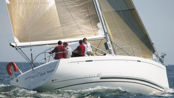 FIRST 44.7 (BENETEAU) - Photo
