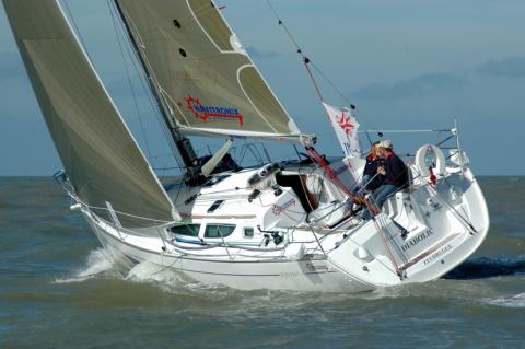 SUN FAST 35 (JEANNEAU)