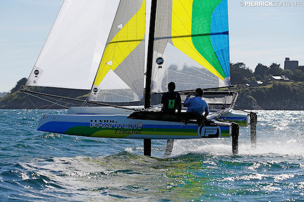 FLYING PHANTOM ESSENTIAL - Photo