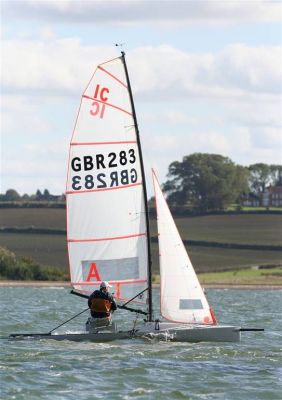 INTERNATIONAL 10 SQ METER CANOE - Photo