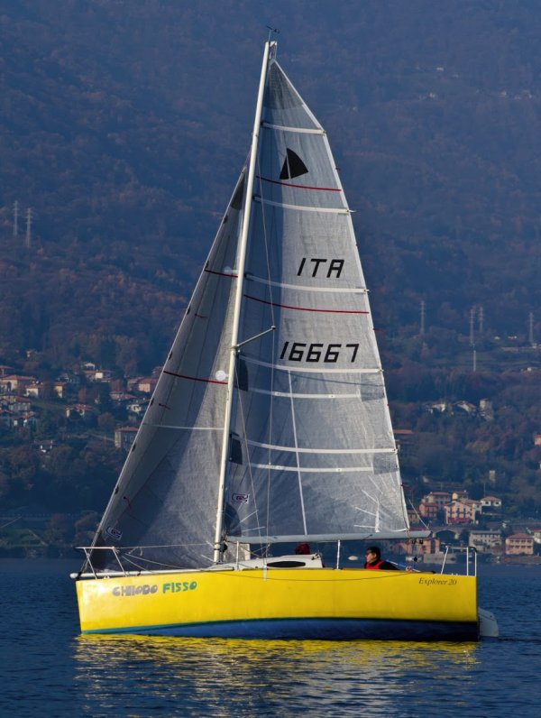 EXPLORER 20 - Photo