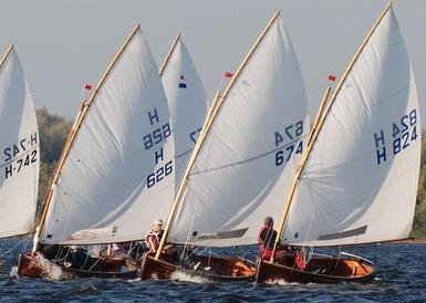 INTERNATIONAL 12 FOOT DINGHY - Photo