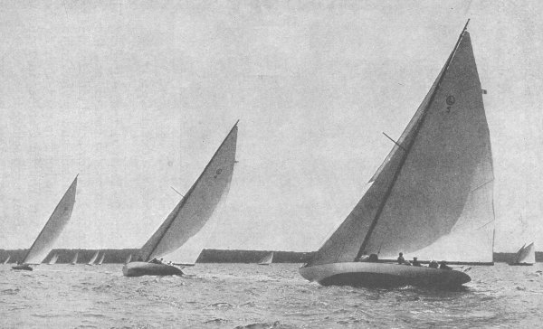 LARCHMONT O CLASS - Photo