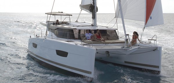 LUCIA 40 - Photo