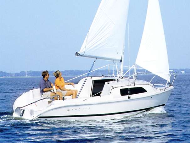 HUNTER 212 - Photo
