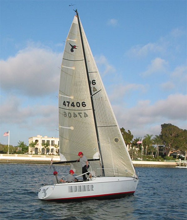 NIGHTINGALE 24 - Photo